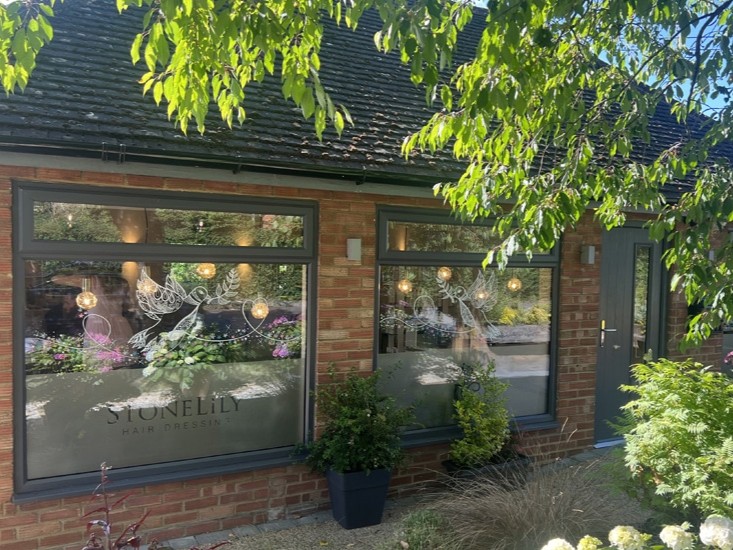 Stone Lily Hairdressing